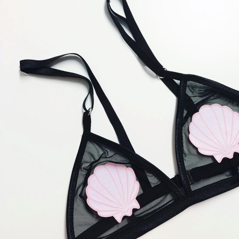Seashell Black Mesh Bralette - Picture 3 of 6